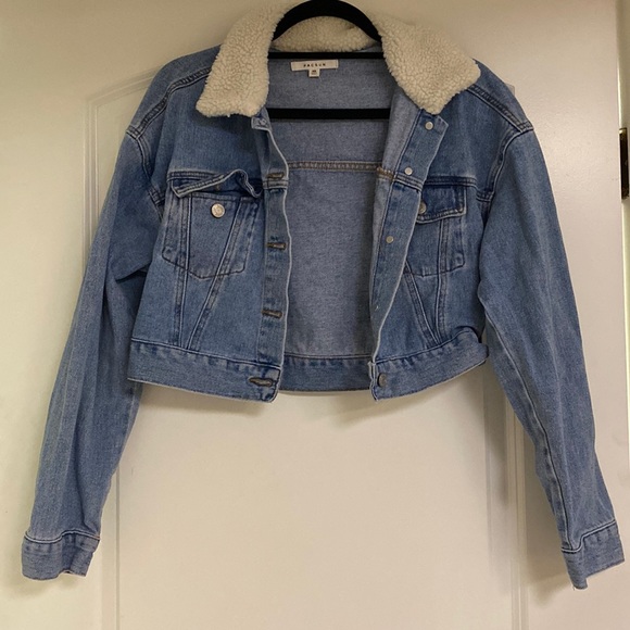 Pacsun, Size: XS, Cropped Jean Jacket with Sherpa Lined Collar - Picture 1 of 2